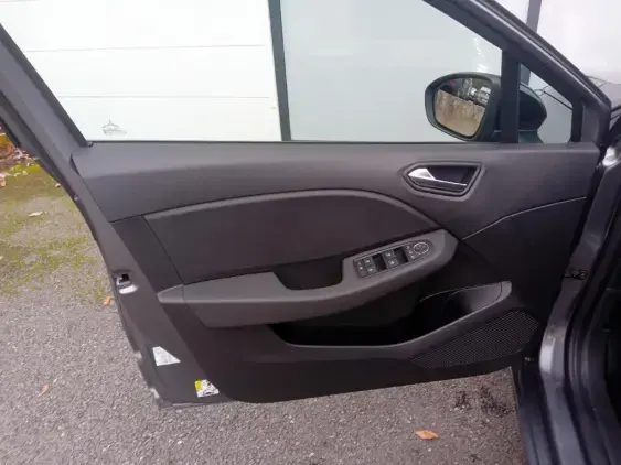 RENAULT CLIO V - voiture d'occasion - Photo 18