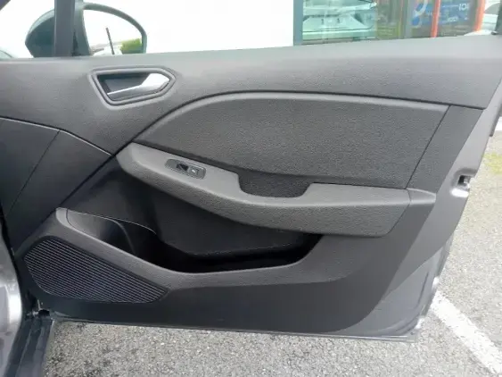 RENAULT CLIO V - voiture d'occasion - Photo 19