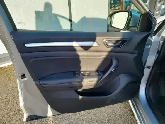 RENAULT MEGANE ESTATE IV - voiture d'occasion - Photo 17