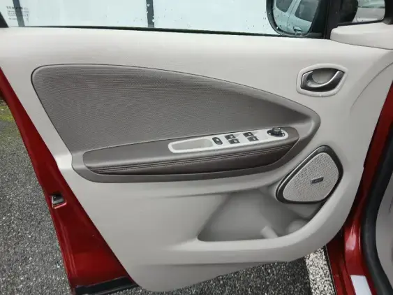 RENAULT ZOE - voiture d'occasion - Photo 17