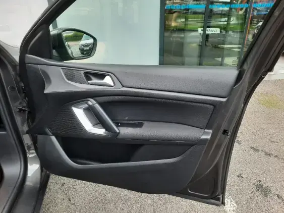 PEUGEOT 308 II - voiture d'occasion - Photo 18