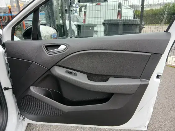 RENAULT CLIO V - voiture d'occasion - Photo 18