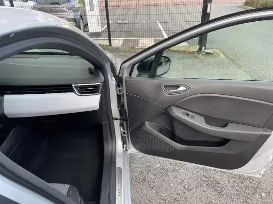 RENAULT CLIO V - voiture d'occasion - Photo 20