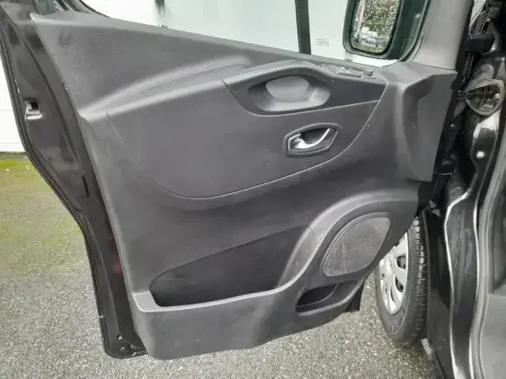 RENAULT TRAFIC FG III - voiture d'occasion - Photo 17