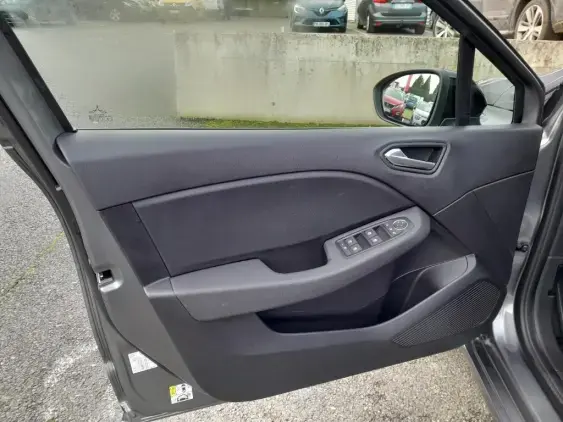 RENAULT CLIO V - voiture d'occasion - Photo 17