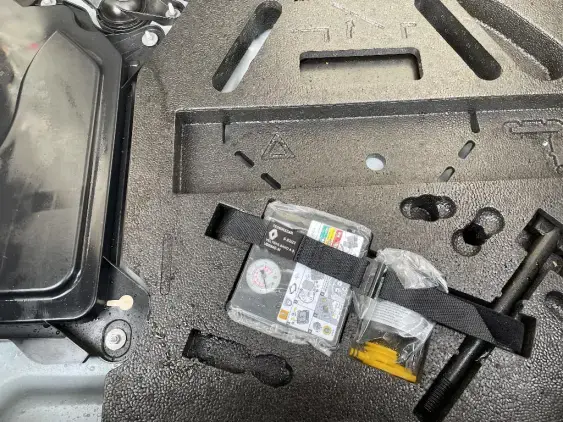 RENAULT CLIO V - voiture d'occasion - Photo 17