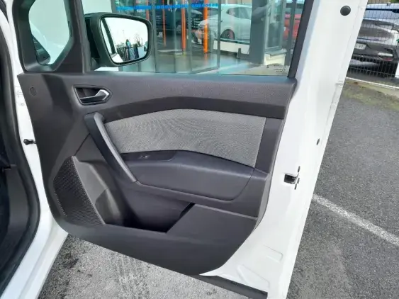 RENAULT KANGOO III - voiture d'occasion - Photo 18