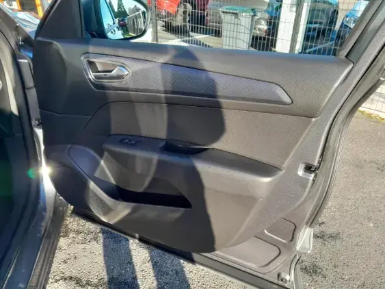 RENAULT ARKANA - voiture d'occasion - Photo 18