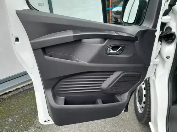 RENAULT TRAFIC FG III - voiture d'occasion - Photo 17