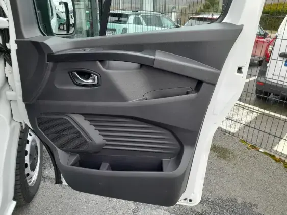 RENAULT TRAFIC FG III - voiture d'occasion - Photo 18