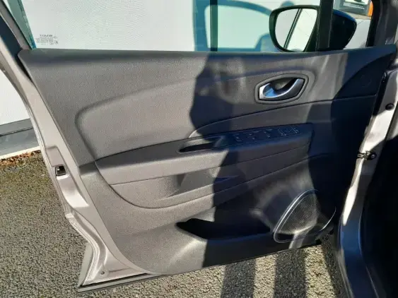 RENAULT CAPTUR - voiture d'occasion - Photo 17