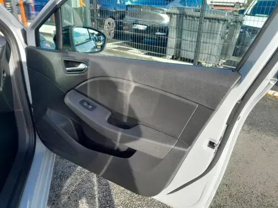 RENAULT CLIO V - voiture d'occasion - Photo 18