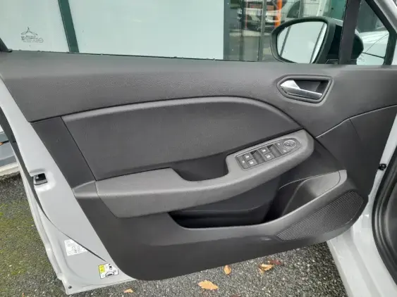 RENAULT CLIO V - voiture d'occasion - Photo 17