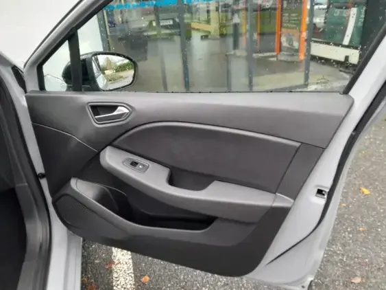 RENAULT CLIO V - voiture d'occasion - Photo 18