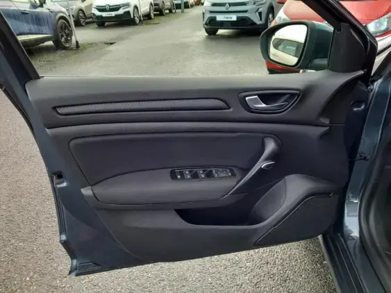 RENAULT MEGANE IV - voiture d'occasion - Photo 17