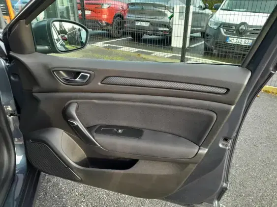 RENAULT MEGANE IV - voiture d'occasion - Photo 18