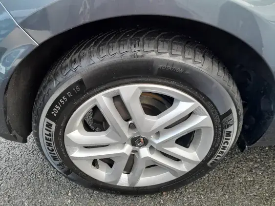 RENAULT MEGANE IV - voiture d'occasion - Photo 22