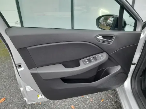 RENAULT CLIO V - voiture d'occasion - Photo 17