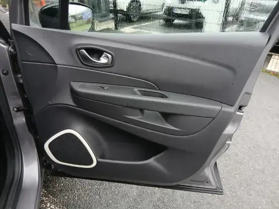 RENAULT CAPTUR - voiture d'occasion - Photo 19