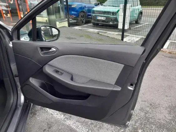 RENAULT CLIO V - voiture d'occasion - Photo 18