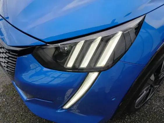 PEUGEOT 208 BUSINESS R II - voiture d'occasion - Photo 19