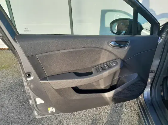 RENAULT CLIO V - voiture d'occasion - Photo 17