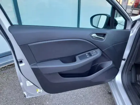 RENAULT CLIO V - voiture d'occasion - Photo 17