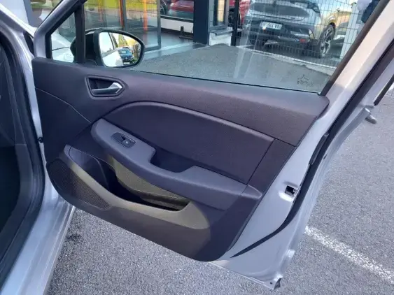 RENAULT CLIO V - voiture d'occasion - Photo 18