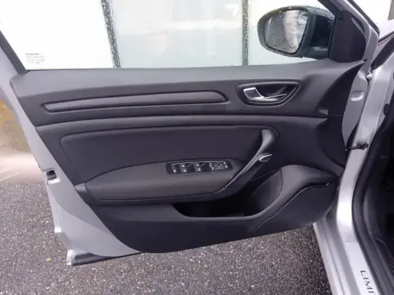 RENAULT MEGANE IV - voiture d'occasion - Photo 18