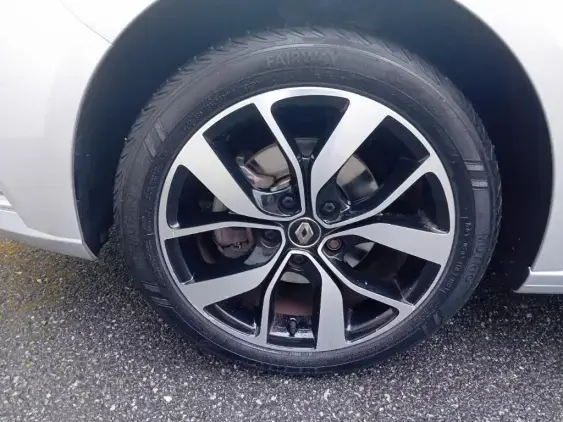 RENAULT MEGANE IV - voiture d'occasion - Photo 21