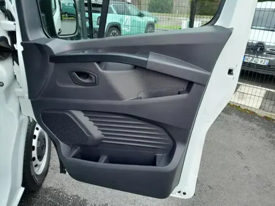 RENAULT TRAFIC FG III - voiture d'occasion - Photo 18