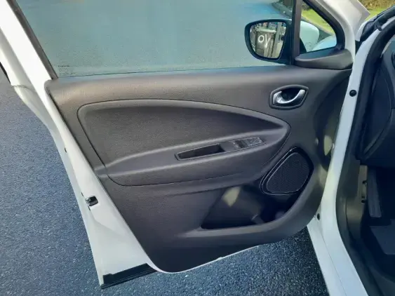 RENAULT ZOE - voiture d'occasion - Photo 17