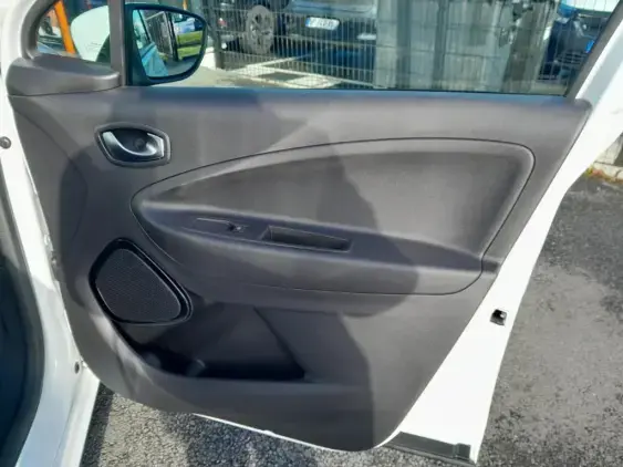 RENAULT ZOE - voiture d'occasion - Photo 18