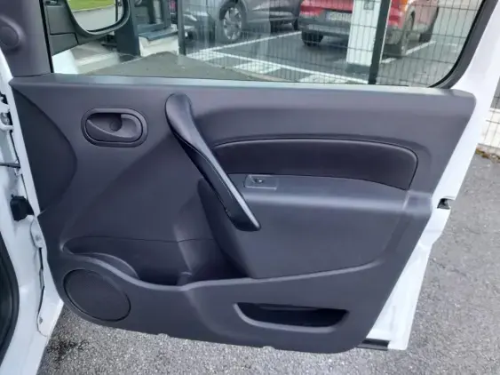 RENAULT KANGOO II - voiture d'occasion - Photo 18