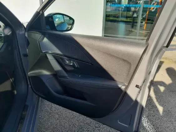 PEUGEOT 208 ELECTRIQUE II - voiture d'occasion - Photo 18