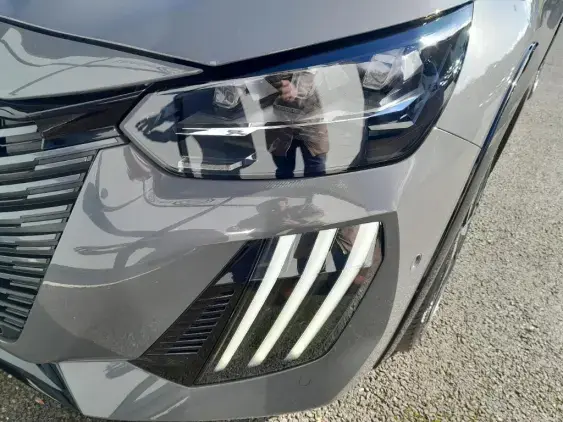 PEUGEOT 208 ELECTRIQUE II - voiture d'occasion - Photo 19