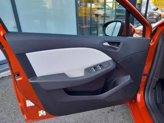 RENAULT CLIO V - voiture d'occasion - Photo 17