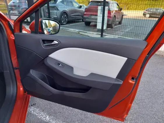 RENAULT CLIO V - voiture d'occasion - Photo 18