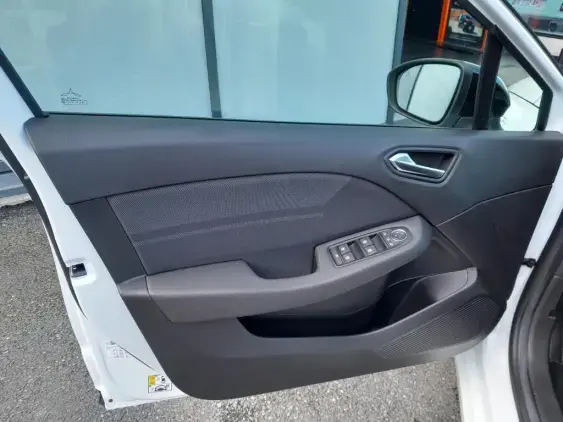 RENAULT CLIO V - voiture d'occasion - Photo 17