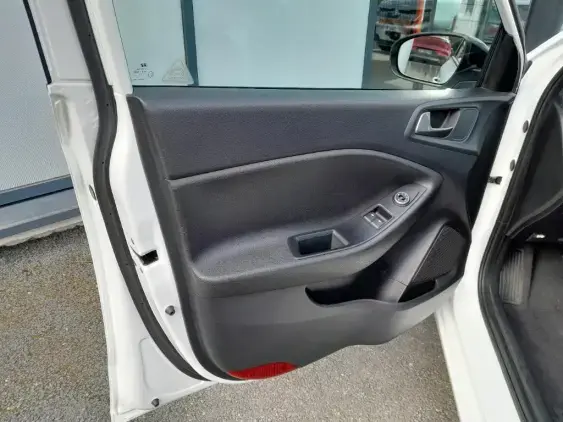 HYUNDAI i20 II - voiture d'occasion - Photo 17