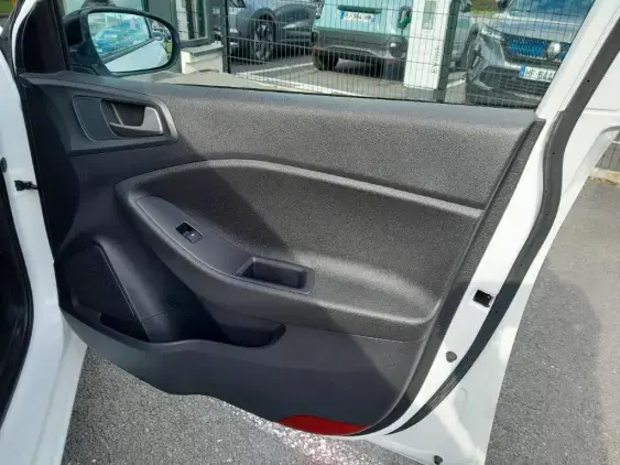 HYUNDAI i20 II - voiture d'occasion - Photo 18