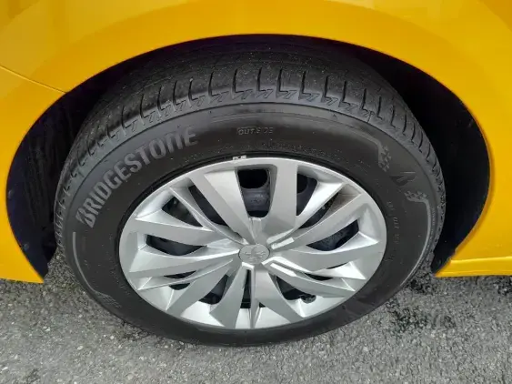 PEUGEOT 208 BUSINESS R II - voiture d'occasion - Photo 20