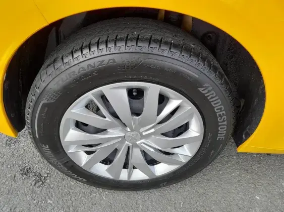 PEUGEOT 208 BUSINESS R II - voiture d'occasion - Photo 22