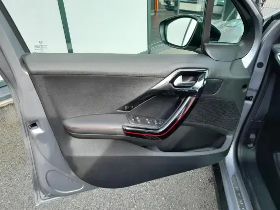 PEUGEOT 2008 - voiture d'occasion - Photo 17