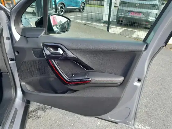 PEUGEOT 2008 - voiture d'occasion - Photo 18