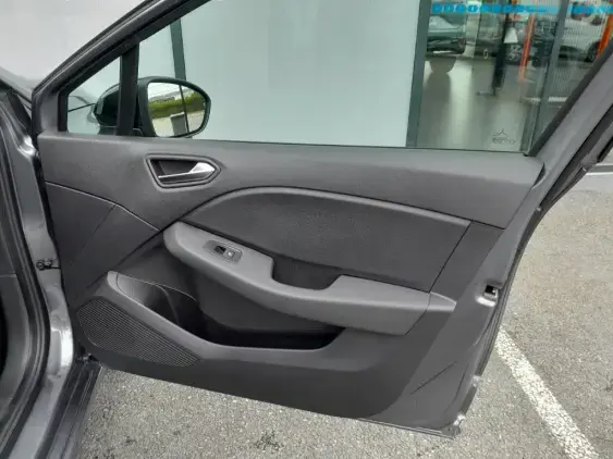 RENAULT CLIO V - voiture d'occasion - Photo 18