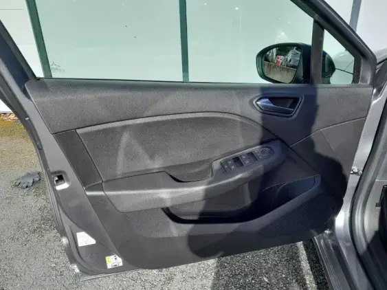 RENAULT CLIO V - voiture d'occasion - Photo 17