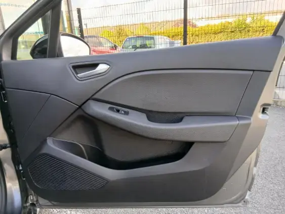 RENAULT CLIO V - voiture d'occasion - Photo 19