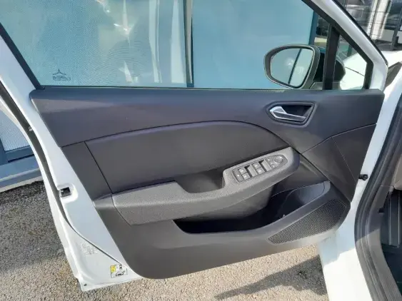 RENAULT CLIO V - voiture d'occasion - Photo 17