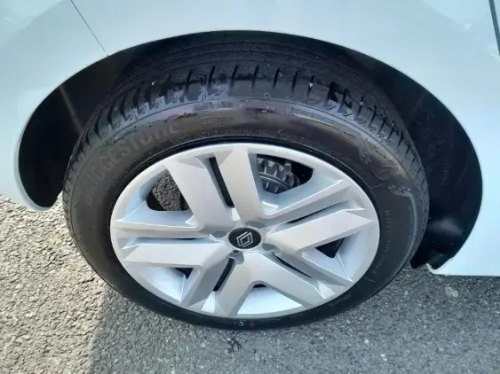 RENAULT CLIO V - voiture d'occasion - Photo 22